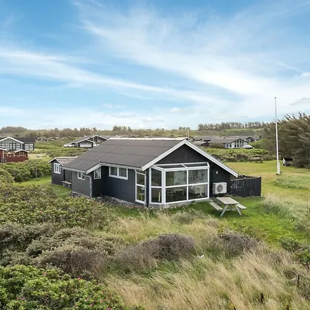 Miroslava - 140m From The Sea By Interhome Feriehus *